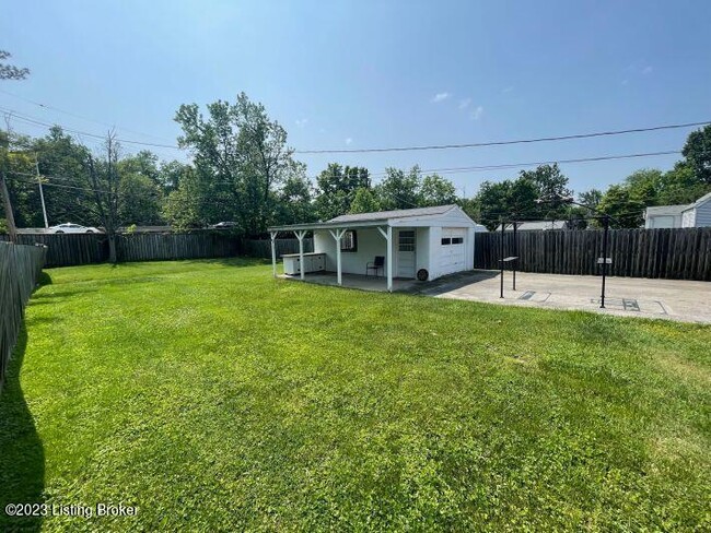 Building Photo - 628 Harris Pl