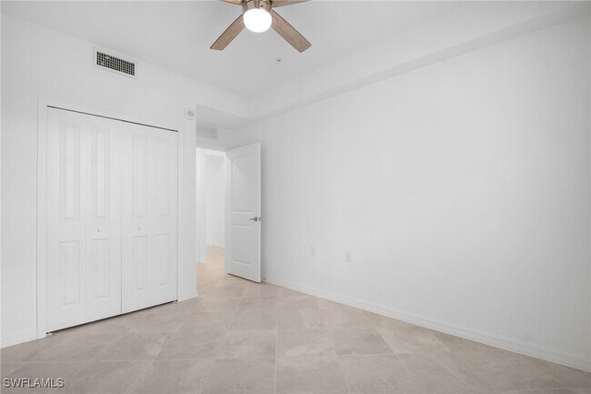 Building Photo - 15345 Grn Acrs Ave