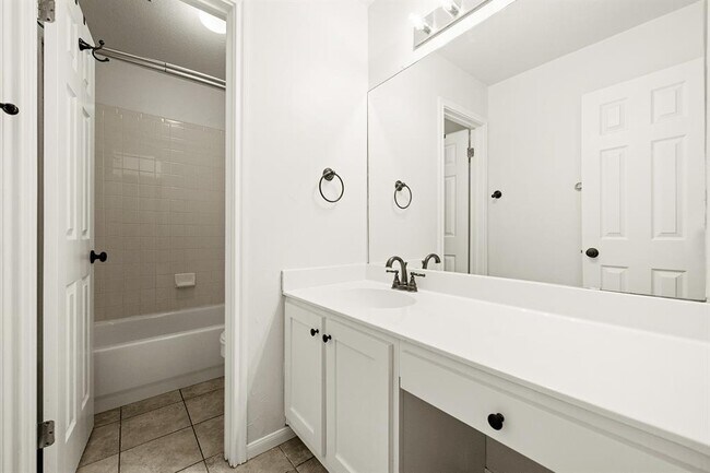 Building Photo - 4132 Canyon Glen Cir
