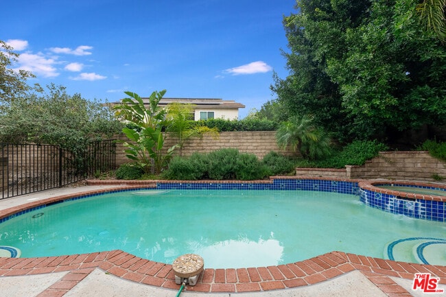 Building Photo - 11040 Salt Lake Ave