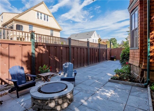 Building Photo - 17 Lincoln St