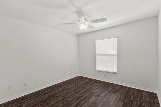 Building Photo - 819 Fairwaycove Ln