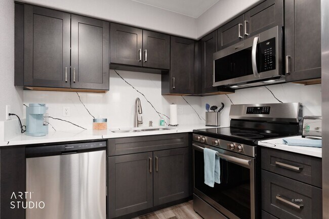 Building Photo - 801 Mesquite Springs Dr