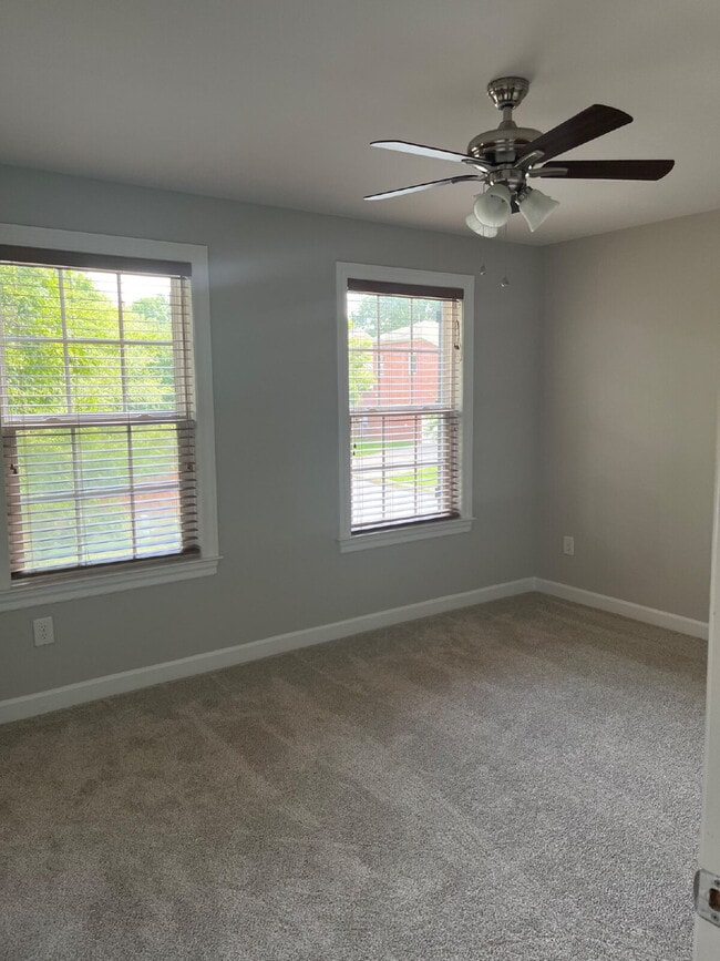 Building Photo - "Charming 4-Bed Home in Mt. Juliet's Sterl...