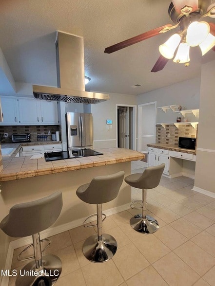 Building Photo - 2589 Santa Rosa Cove