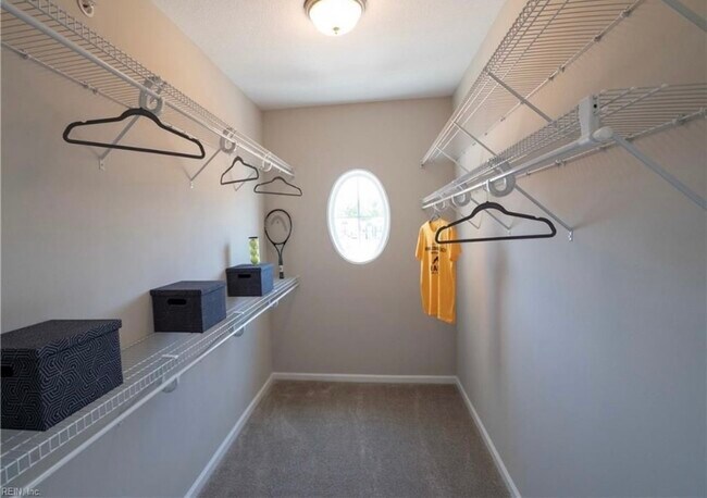 Building Photo - 205 Promenade Ln