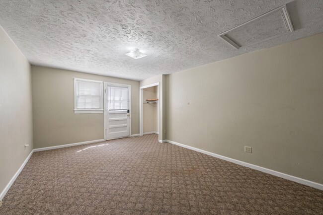 Building Photo - 1357 Park St