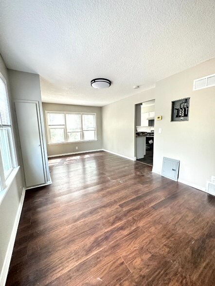 Building Photo - 2804 E 44th St