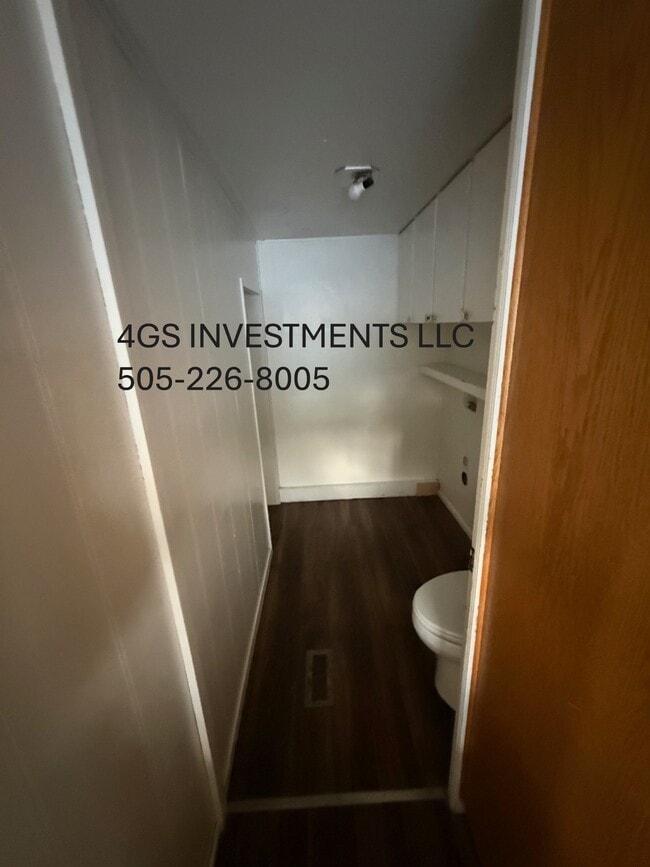 Building Photo - 1700 E 15th St