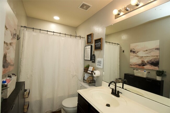 Building Photo - 2710 Sockeye Dr