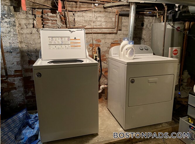 Building Photo - 42 Jay St