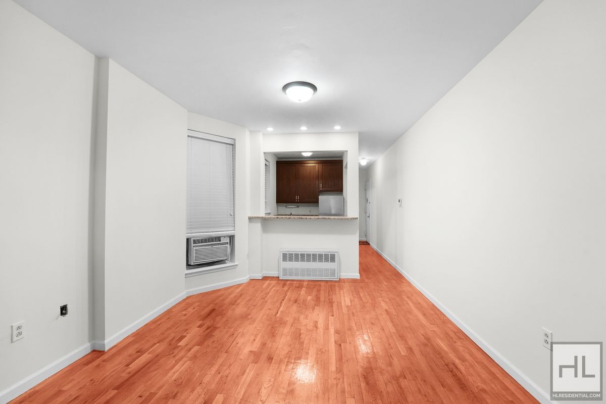 Building Photo - WEST 43 STREET