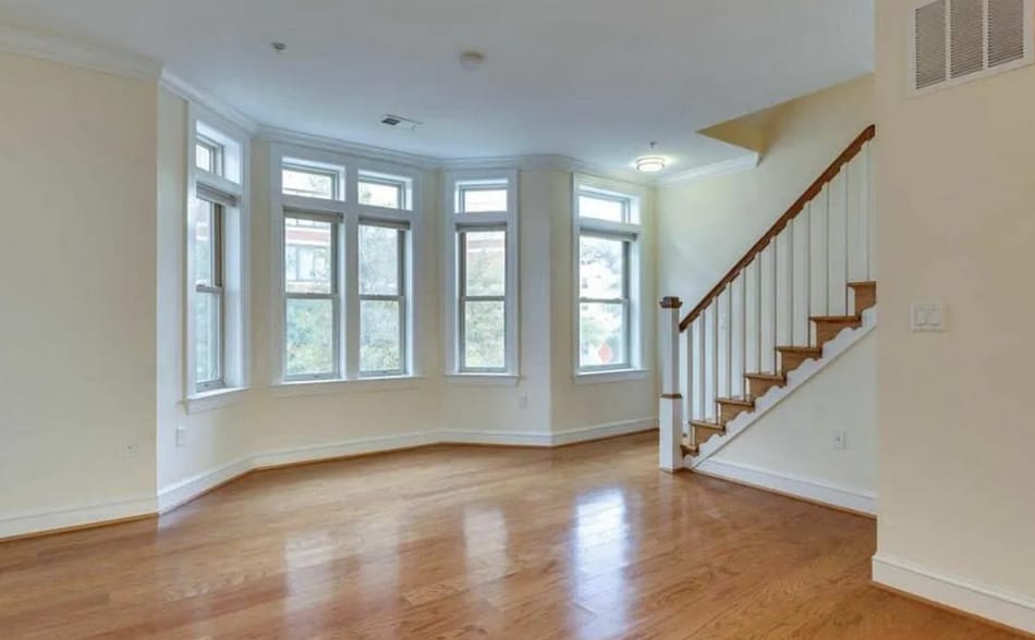 Building Photo - 2237 Fairfax Dr