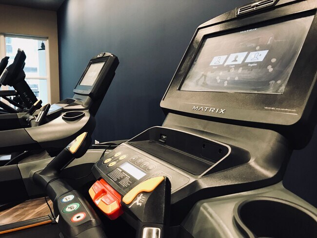 Building Photo - A1 | 1 Bed 1 Bath | 739 sf | $1540-$1847 |...