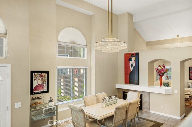 Building Photo - 1521 Fairway Oaks Ave