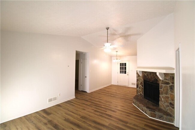 Building Photo - 1485 Scenic Hwy N