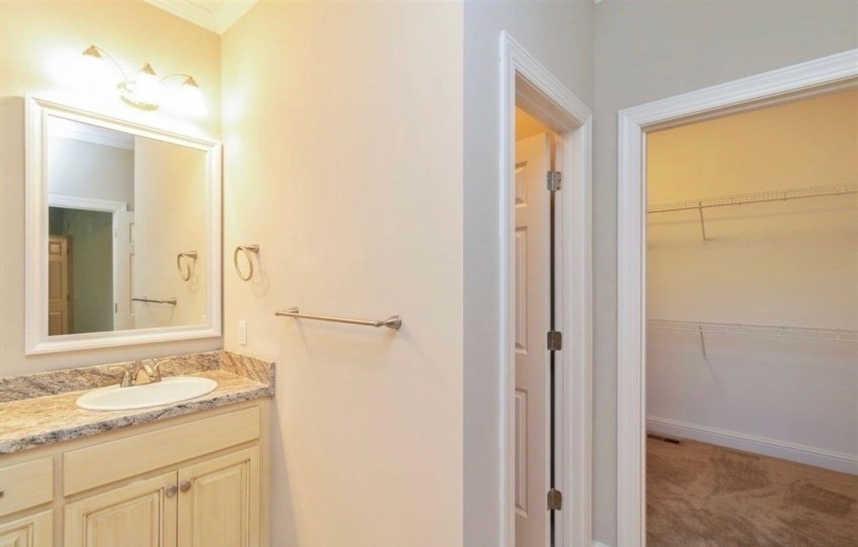 Building Photo - 224 High Ridge Ct