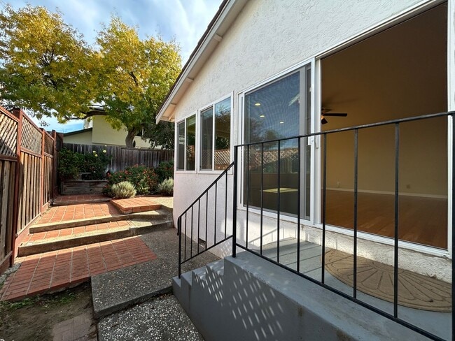 Building Photo - Sought after Concord Crossings Community 4...