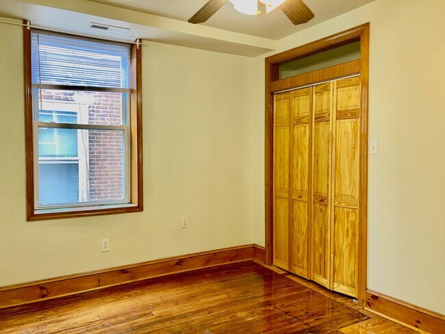 Building Photo - 1231 S 47th St