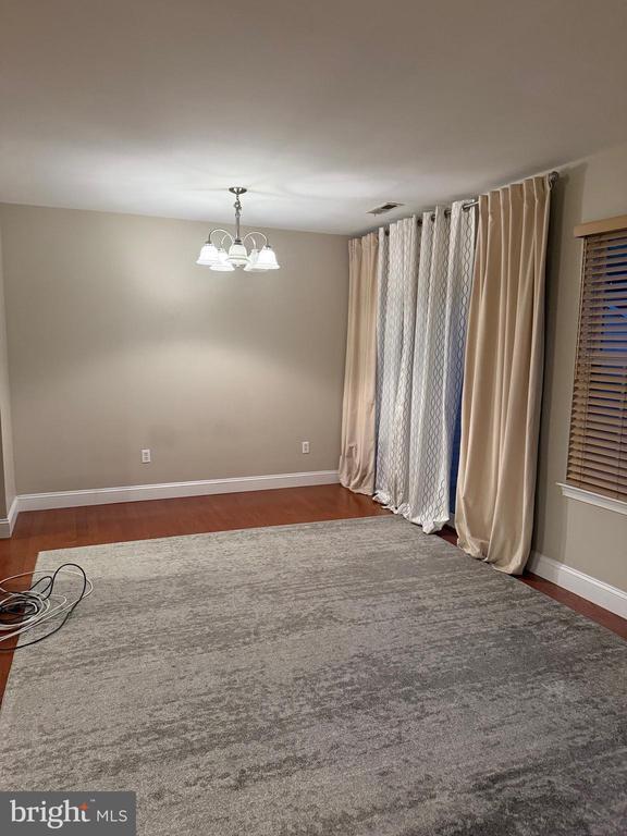 Building Photo - 293 Stanton Ct