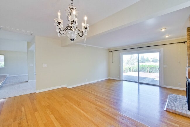Building Photo - Elegant home with top Fremont Schools