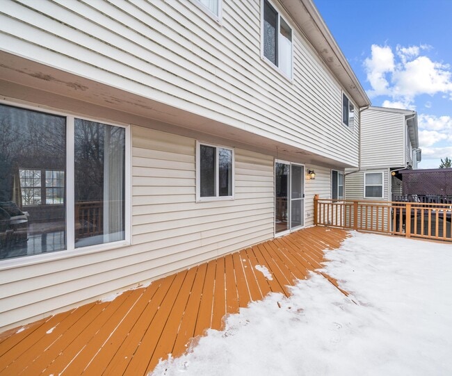 Building Photo - 1696 Reserve Ct