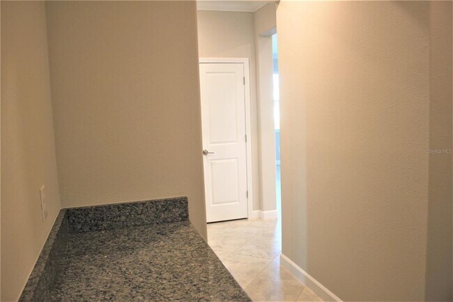 Building Photo - 9077 Shadyside Ln