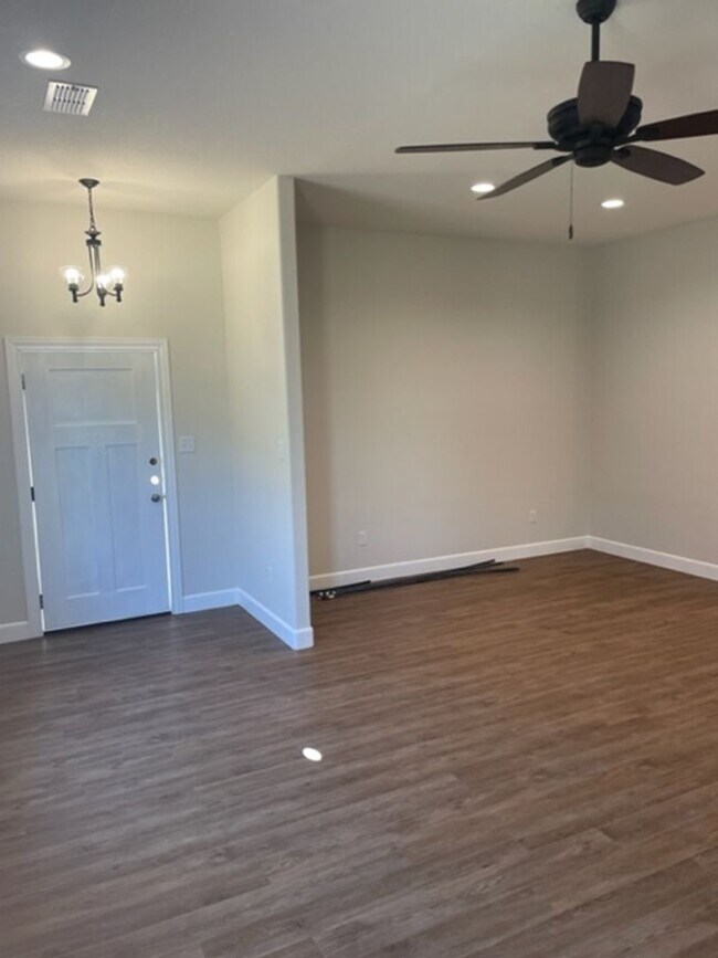 Building Photo - 7328 Mountain View Rd