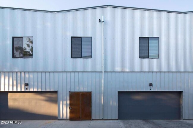 Building Photo - 1419 S Kenneth Pl
