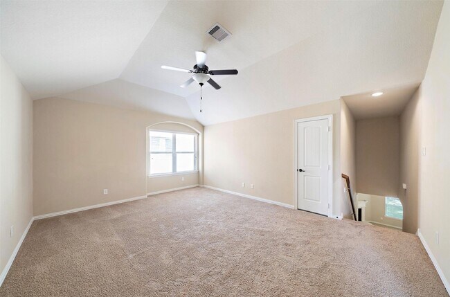 Building Photo - 2 Painted Post Pl