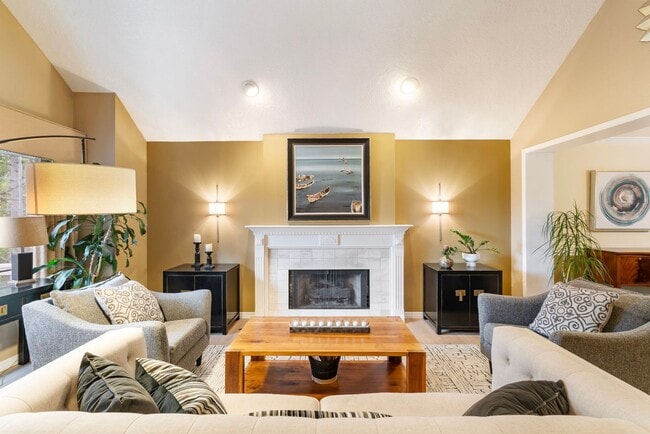 Building Photo - Private Retreat Backing to Trails in the Heart of Lake Oswego