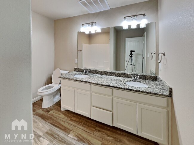 Building Photo - 769 Rolling Terrace Cir