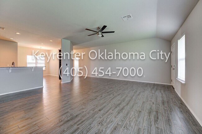 Building Photo - Modern Single Family Home in El Reno, OK!