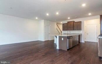 Building Photo - 128 Golden Vale Dr