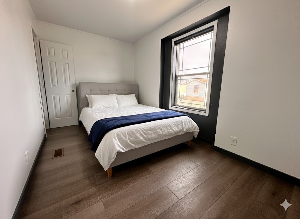 Building Photo - 22 Lapin St