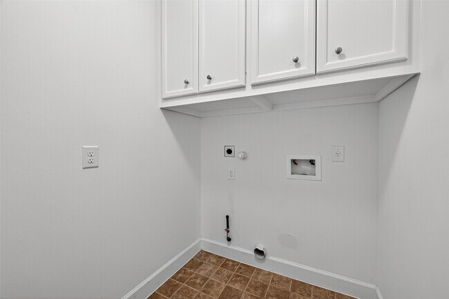 Building Photo - 11510 Main Ash Dr