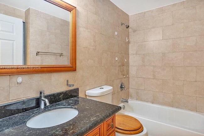 Building Photo - 7166 Southgate Blvd