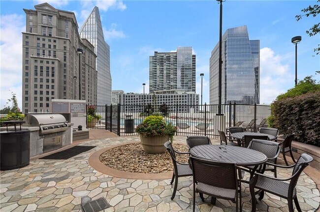 Building Photo - 3324 Peachtree Rd NE