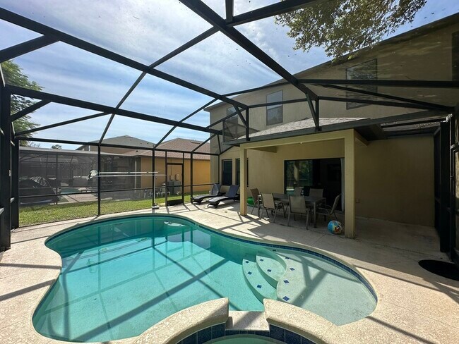 Building Photo - 1025 Cypress Pointe Blvd