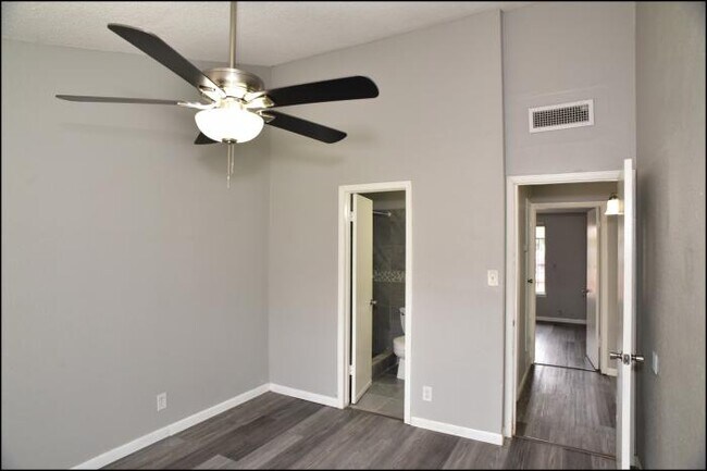 Building Photo - 2 bedroom in El Paso TX 79907