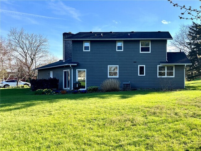 Building Photo - 100 Drumlin View Dr