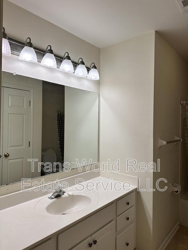 Building Photo - 8595 River Walk Landing