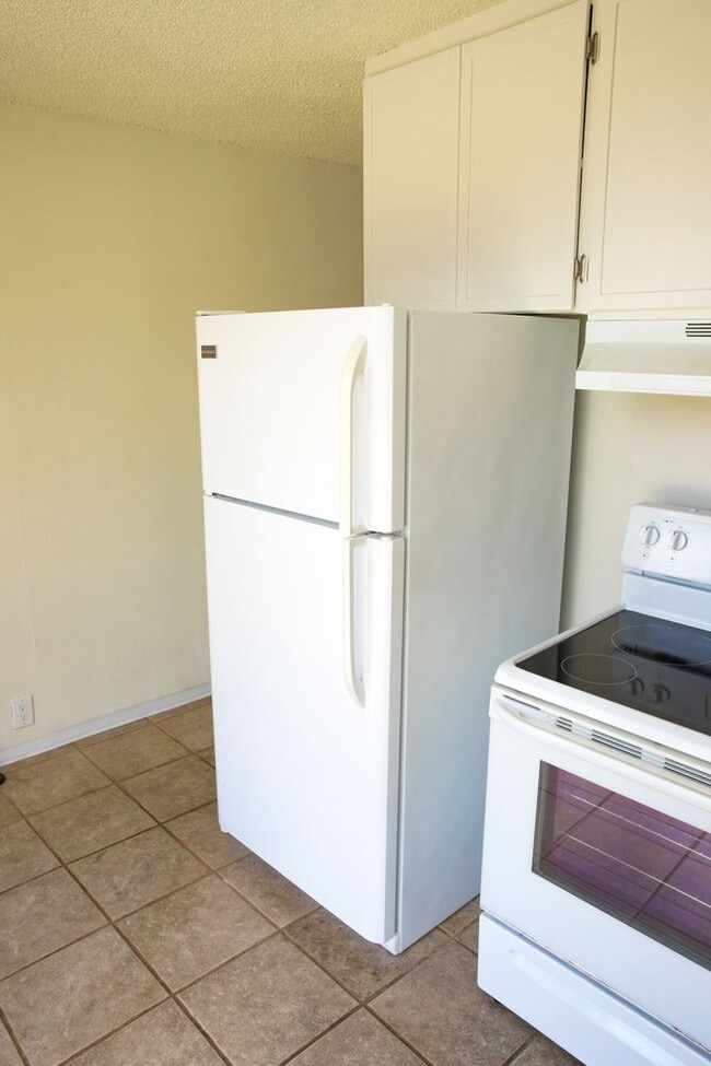 Building Photo - 936 Lehua Ave