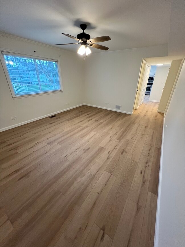 Building Photo - 666 Mariner Dr