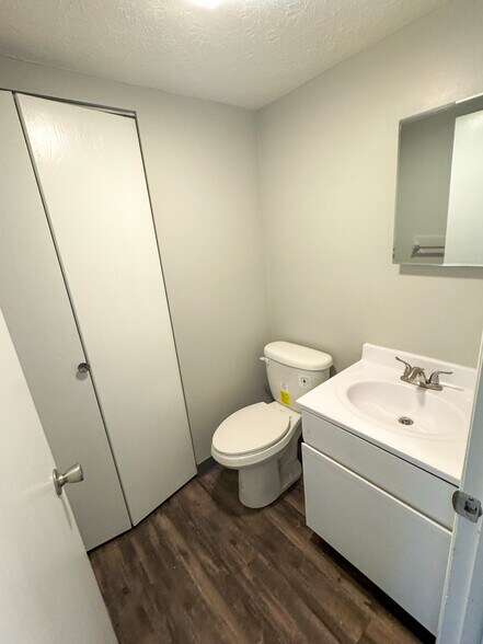 Building Photo - North River Place Apartments