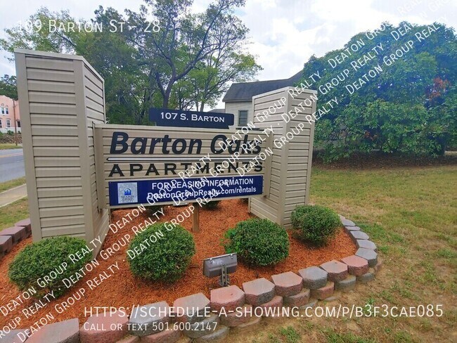 Building Photo - 109 Barton St