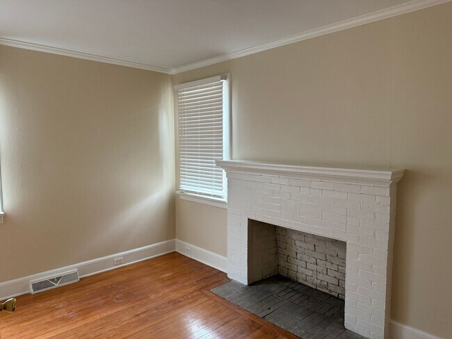 Building Photo - Lexington Office Space