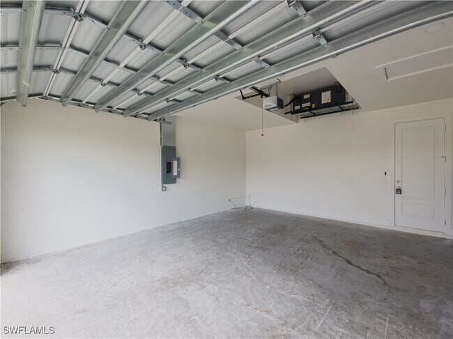 Building Photo - 6144 Higgins Ave