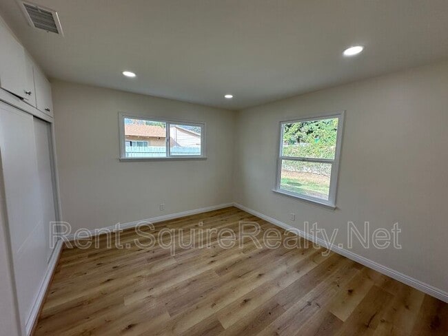 Building Photo - 747 E Benbow St