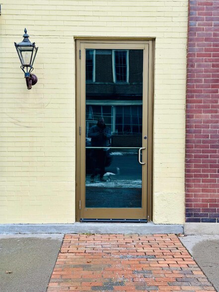 Building Photo - 160 N Main St